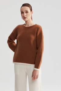 Dunkelbrauner Langarmpullover