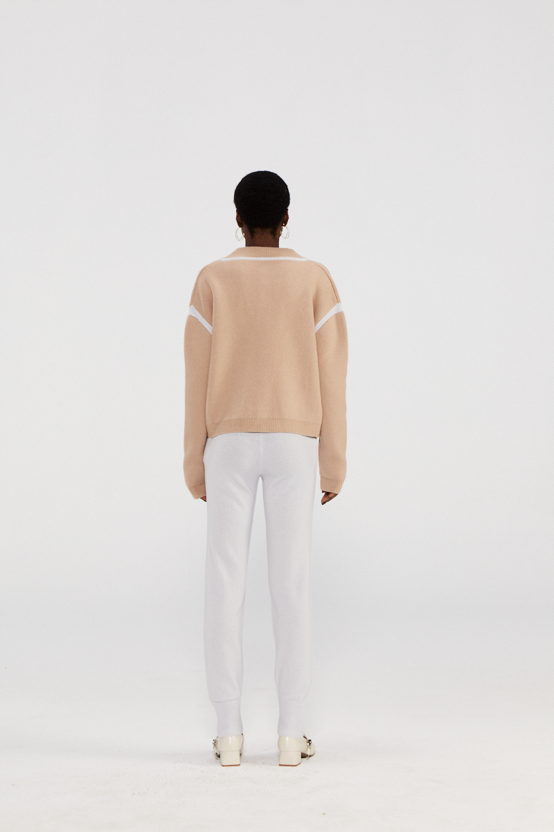 Beige Cashmere Strick Bomberjacke mit weißer Ausstattung