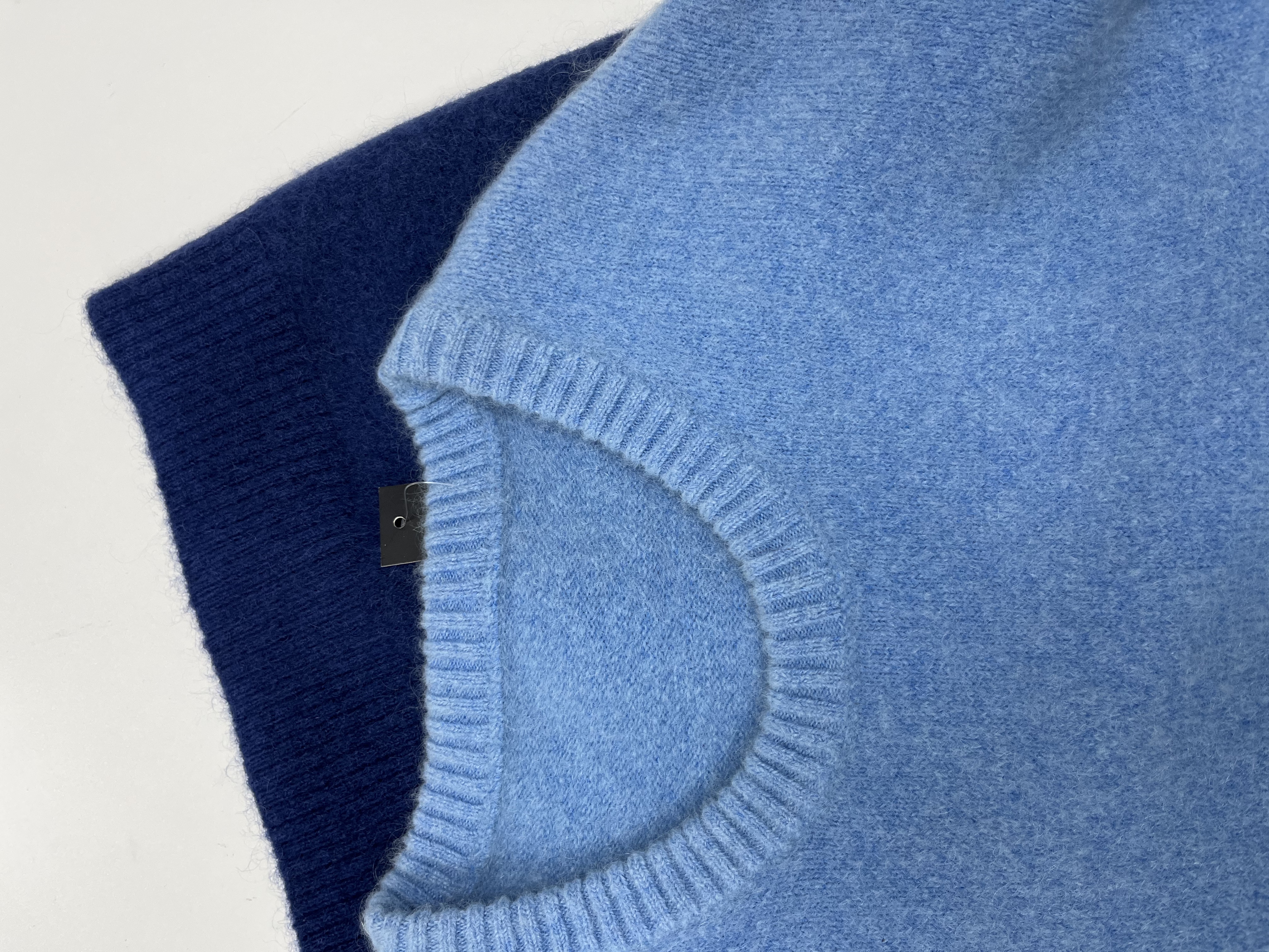 Herrenrunde Nackenstempelpullover