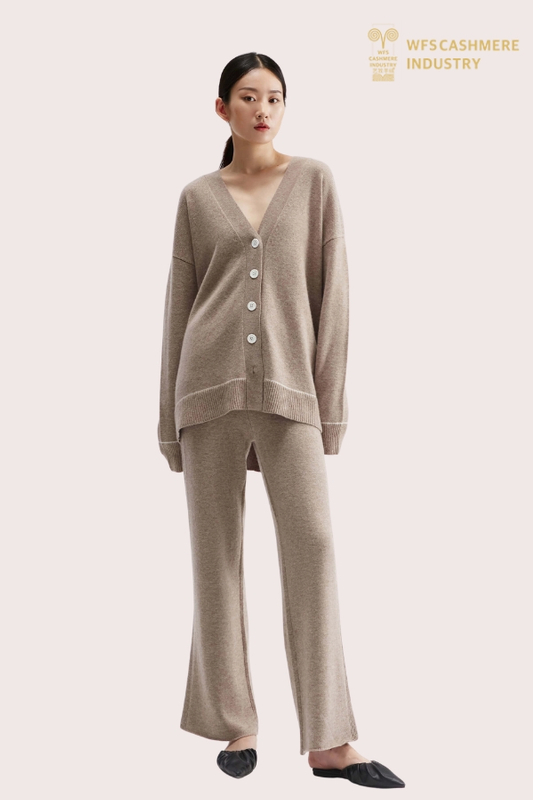 Hochwertiger Damen-Cardigan aus 100 % Kaschmir mit Knopfleiste vorne | OEM-Hersteller von Strickwaren