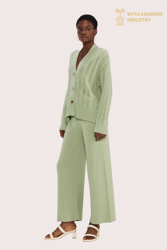 Schicker Damen-Cardigan mit Knöpfen aus reinem Kaschmir | Hersteller maßgeschneiderter Modestrickwaren