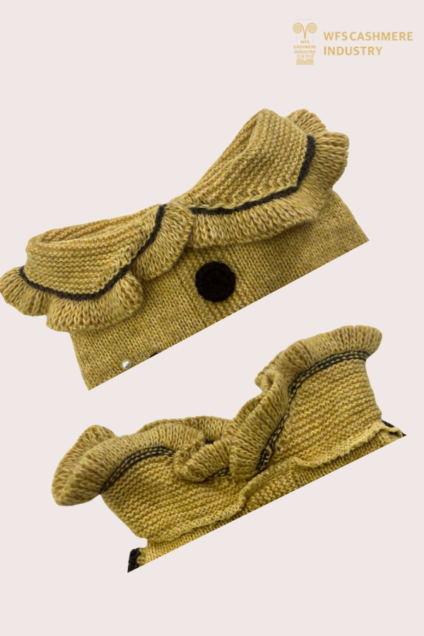 7GG Haustierpullover mit Rüschenkragen und Häkelbären-Applikation | Artisan Pet Strickwaren OEM