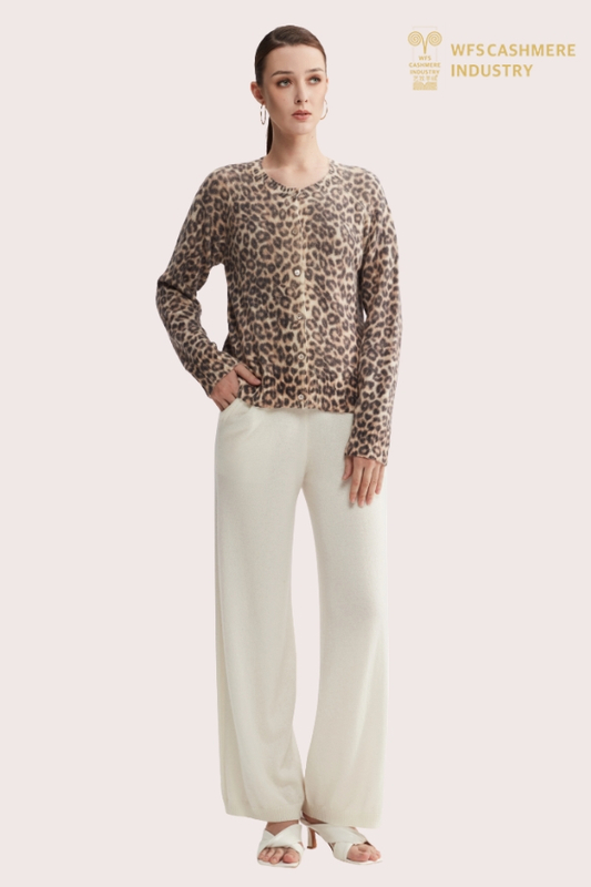 Maßgeschneiderte Strickjacke aus Woll- und Angoramischung mit Batik-Leopardenmuster | OEM-Strickwaren