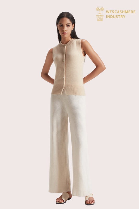 Premium Damen-Cardigan mit Knöpfen aus reinem Kaschmir | OEM/ODM-Lieferant für kundenspezifische Strickwaren